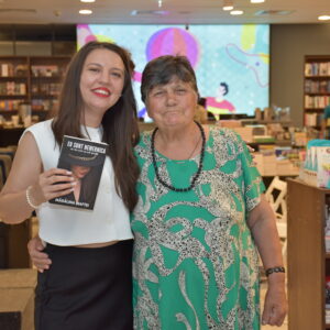 Alături de bunica mea la lansarea cărții